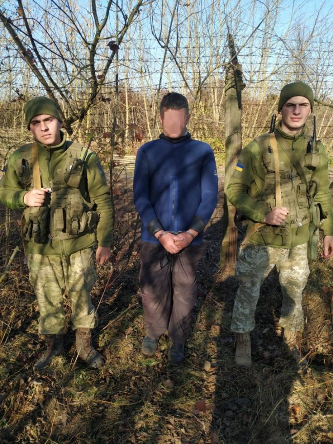 Прикордонники пострілами зупиняли контрабандиста-втікача з Волині