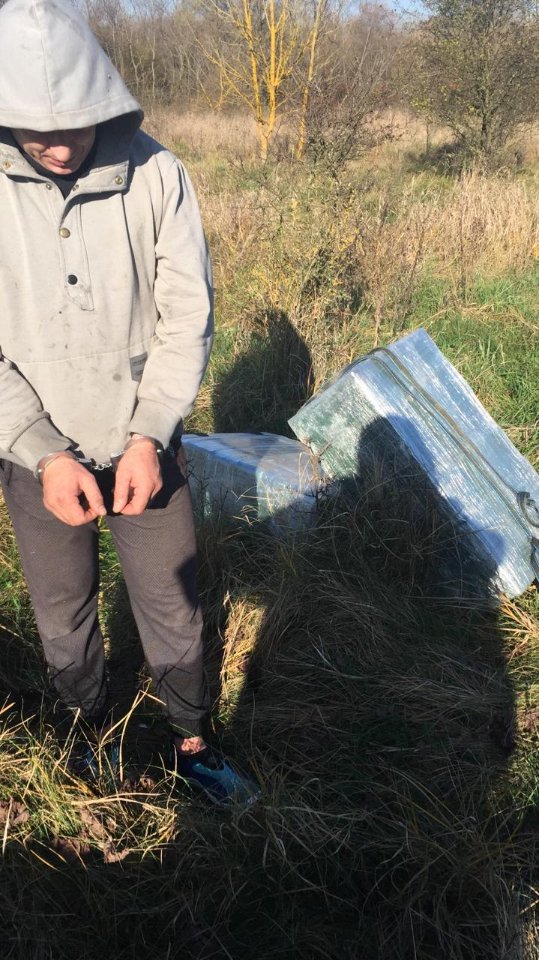 Прикордонники пострілами зупиняли контрабандиста-втікача з Волині