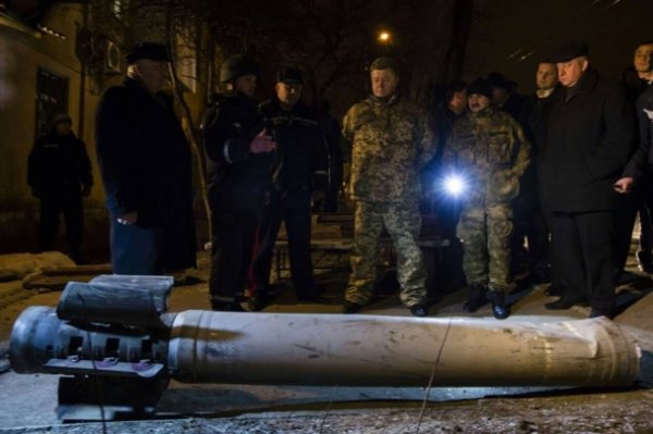 Порошенко вночі відвідав обстріляний Краматорськ. ФОТО. ВІДЕО