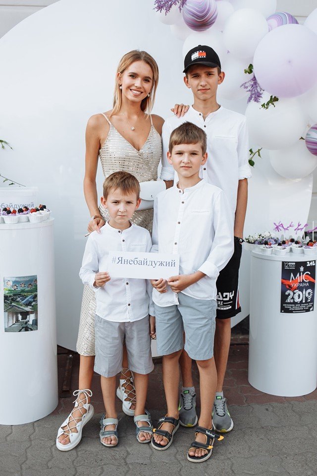 Претендентка на титул «Міс Україна-2019» організувала на Волині благодійний проект