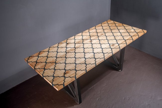 У Луцьку вперше відбудеться виставка-продаж унікальних столів та крісел. ФОТО*