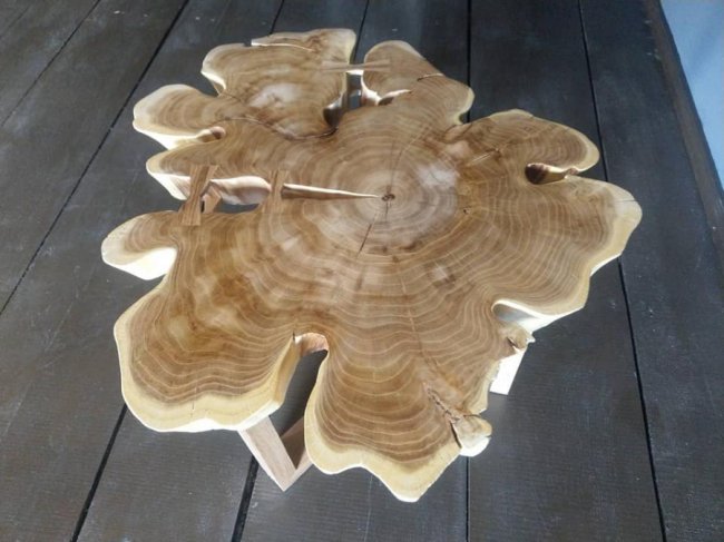 У Луцьку вперше відбудеться виставка-продаж унікальних столів та крісел. ФОТО*