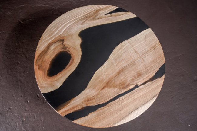 У Луцьку вперше відбудеться виставка-продаж унікальних столів та крісел. ФОТО*