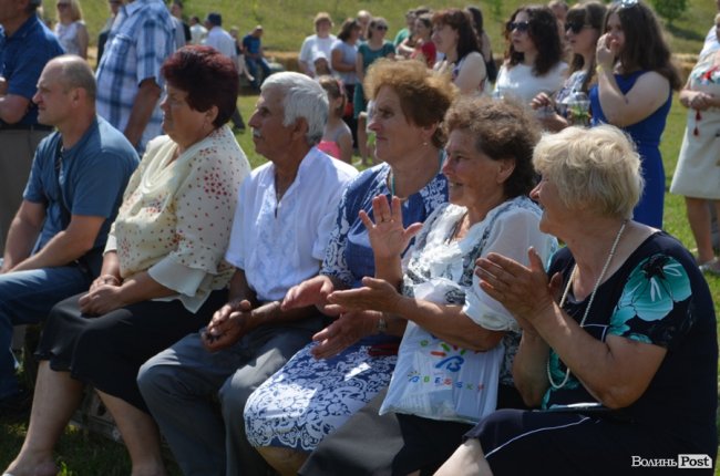 Новий майданчик і перше велике гуляння: в Оздові біля Луцька відсвяткували День села. ФОТО