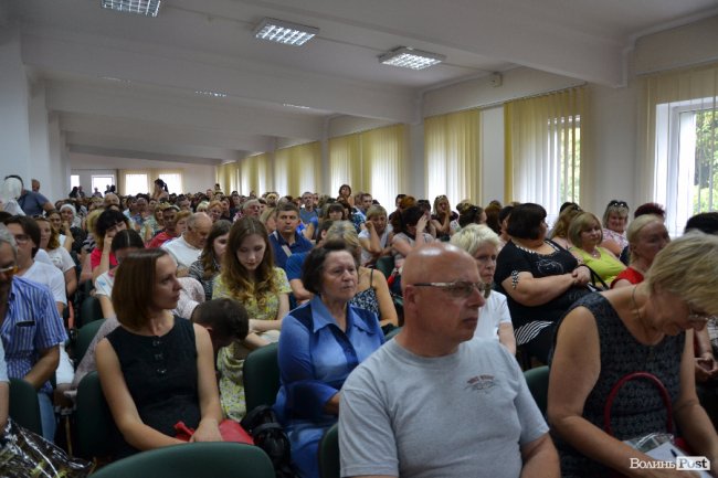 «Відкликати зрадників». Вимагають забрати мандати в 5-х депутатів Луцькради