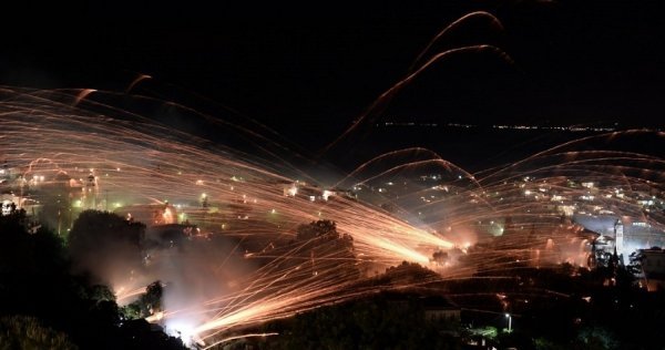 Ракетна війна на святкуванні Пасхи. ФОТО