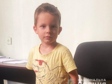 У Луцьку знайшли хлопчика: просять допомогти встановити особу. ФОТО