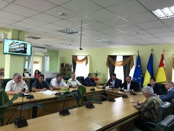 У Луцьку назвали причини нестерпного смороду