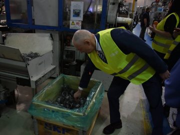 Савченку показали, як на великому заводі практикуються волинські студенти. ФОТО