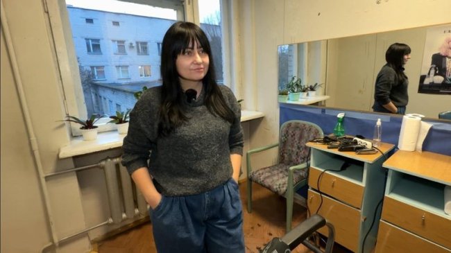 У луцькому шпиталі перукарки безплатно стрижуть військових