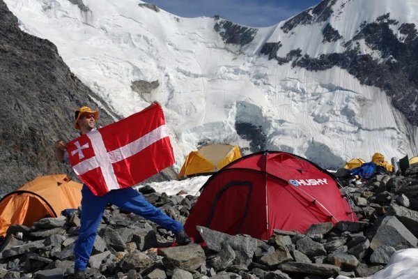 Луцький альпініст піднявся на найвищу та найскладнішу вершину Європи. ФОТО