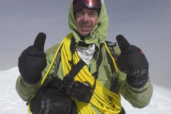 Луцький альпініст піднявся на найвищу та найскладнішу вершину Європи. ФОТО