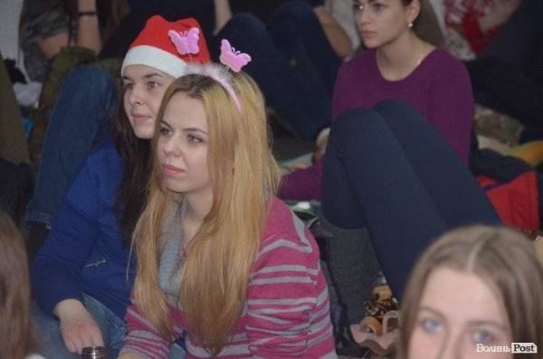 Як лучани всю ніч дивилися новорічні фільми. ФОТО 
