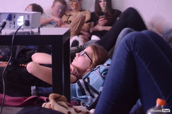 Як лучани всю ніч дивилися новорічні фільми. ФОТО 
