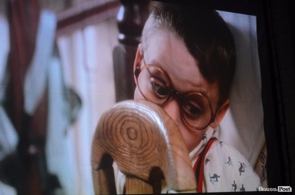 Як лучани всю ніч дивилися новорічні фільми. ФОТО 