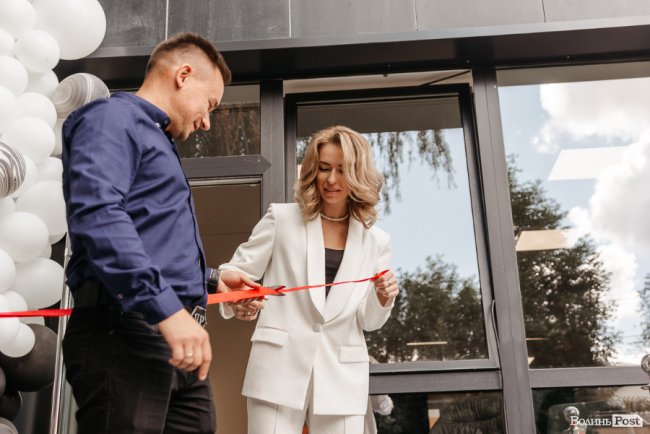 У Луцьку відкрили меблевий шоурум BESELL*