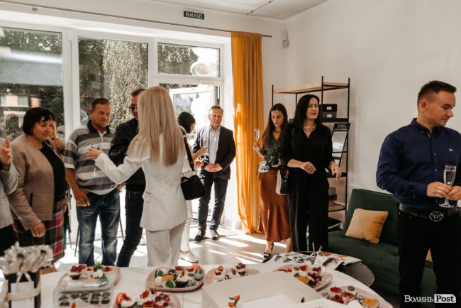 У Луцьку відкрили меблевий шоурум BESELL*