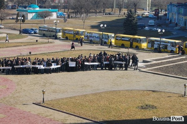 «Санрайз» тепер мітингує під облрадою