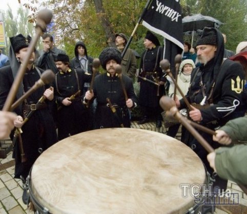 УПА та Бандеру вшанували у Києві ходою. ФОТО