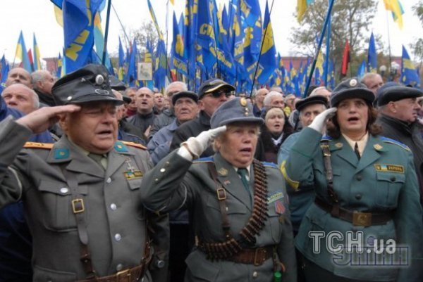 УПА та Бандеру вшанували у Києві ходою. ФОТО