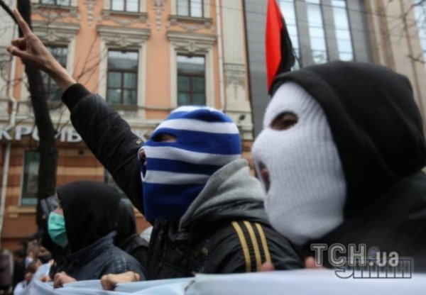 УПА та Бандеру вшанували у Києві ходою. ФОТО