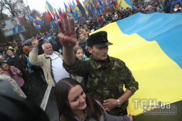 УПА та Бандеру вшанували у Києві ходою. ФОТО