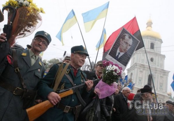 УПА та Бандеру вшанували у Києві ходою. ФОТО