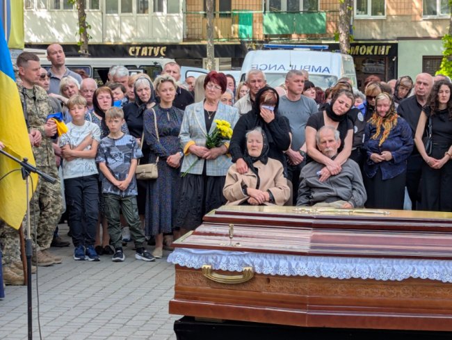 На Волині попрощалися із загиблим Героєм  Володимиром Котиком у день його народження