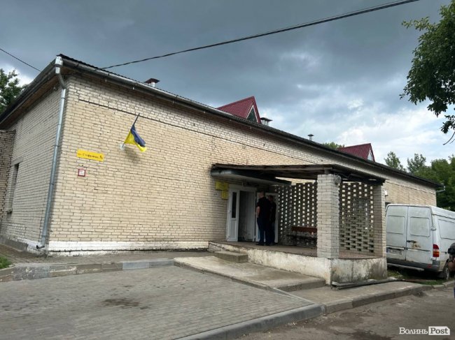 «Не можу змиритися з неправдою»: у Луцьку зупинили похорон воїна і перекрили дорогу, бо не вірять у його природну смерть