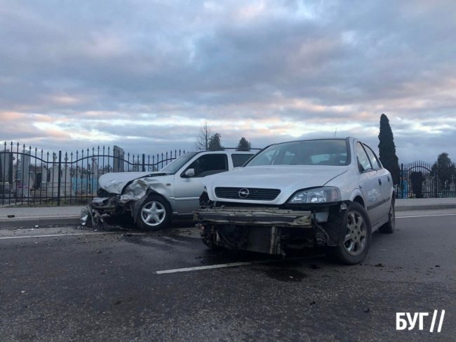 На Волині зіткнулися два легковики. ФОТО