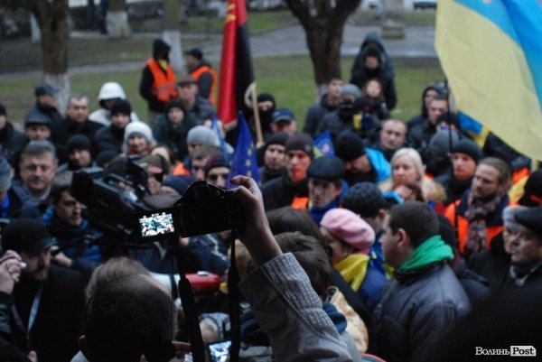 У Луцьку на День закоханих пікетували міліцію і прокуратуру. ФОТО