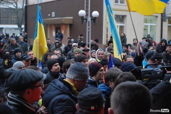 У Луцьку на День закоханих пікетували міліцію і прокуратуру. ФОТО