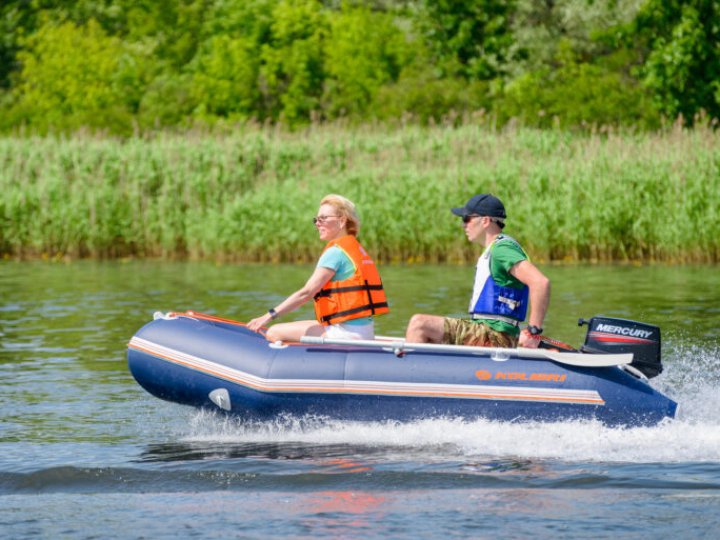 Як правильно доглядати за надувним човном, щоб він служив роками