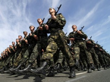 В Україні хочуть збільшити чисельність армії