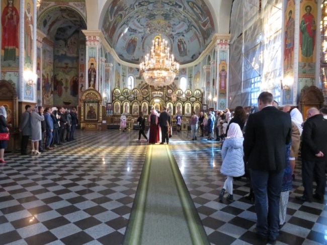 Показали чуттєві фото з вінчання одного з найбажаніших холостяків Волині