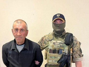 На деокупованій Харківщині СБУ затримала чоловіка, який допомагав росіянам грабувати односельців