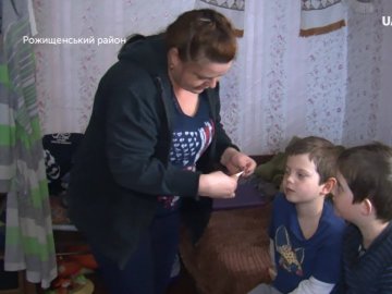 Скандал на Волині:  черговий лікар  відмовився оглянути двох хворих дітей. ВІДЕО