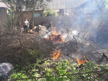 У Луцьку ледь не згоріло подвір’я