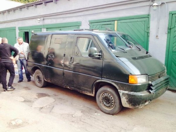 Волинські волонтери передали бійцям машину, їжу та одяг. ФОТО. ВІДЕО