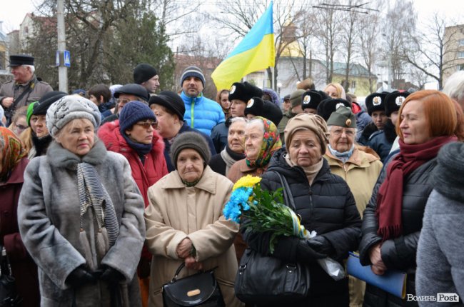 У Луцьку відкрили меморіальну дошку страченим воякам УПА. ФОТО