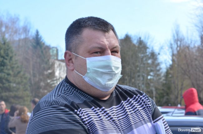 У Луцьку влаштували масову дезінфекцію таксі. ФОТО