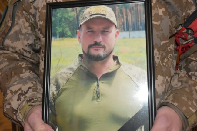 Скорботний день: у Луцьку попрощалися з Героєм Юрієм Смикалом