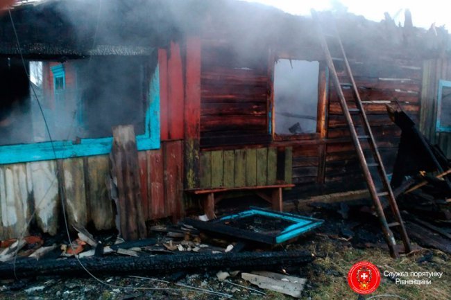 На Рівненщині в пожежі загинули мати з сином