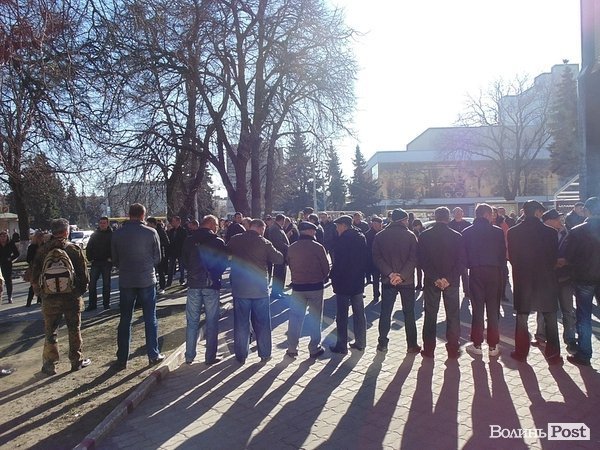 Пікет міліції в Луцьку. ФОТО. ВІДЕО