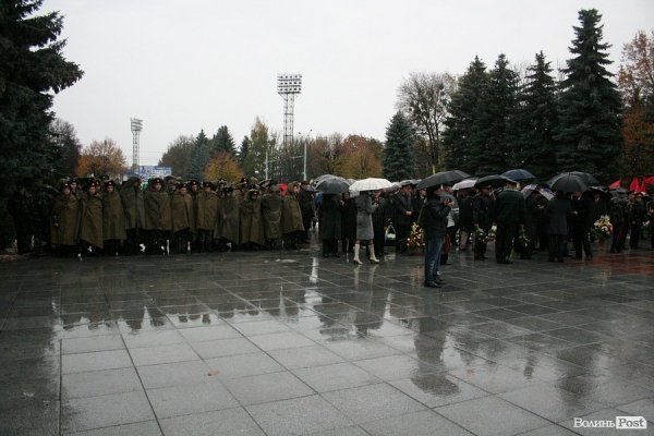 У Луцьку відкрили пам'ятний знак жертвам концтаборів. ФОТО