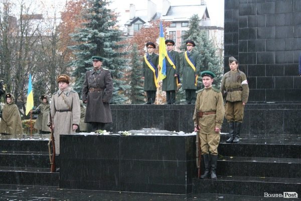 У Луцьку відкрили пам'ятний знак жертвам концтаборів. ФОТО