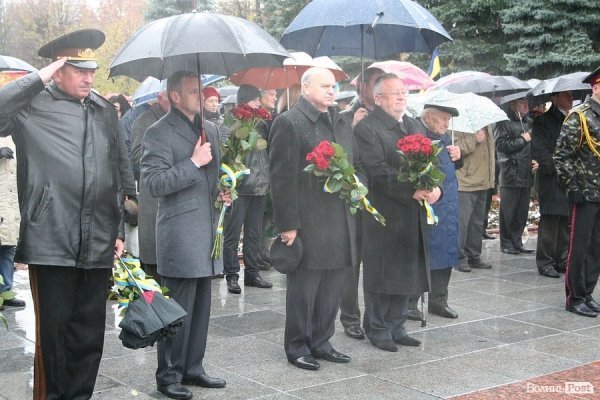 У Луцьку відкрили пам'ятний знак жертвам концтаборів. ФОТО
