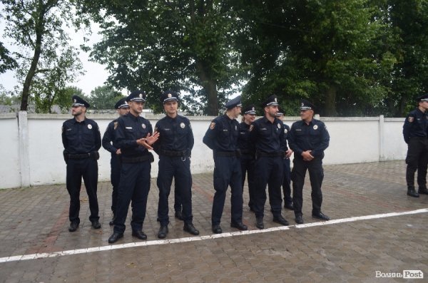 У Луцьку поліцейські отримали нові погони і звання. ФОТО