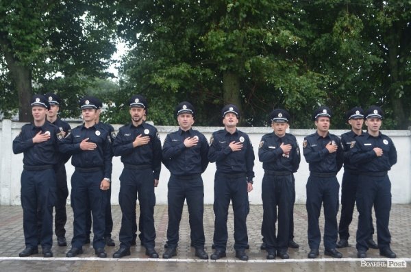 У Луцьку поліцейські отримали нові погони і звання. ФОТО