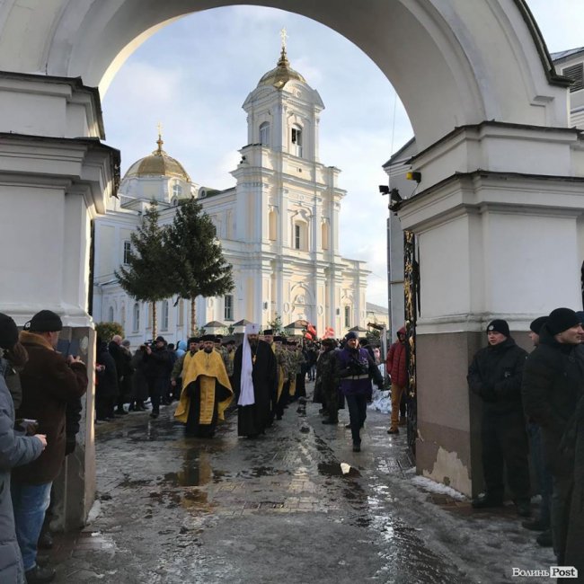 До Луцька прибув Філарет. ОНОВЛЕНО. ФОТО